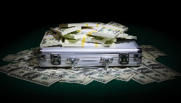 入局半年赚了6000多万！这个新卖家真牛……