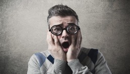 深圳一服务商被抓，卖账号月赚60万!
